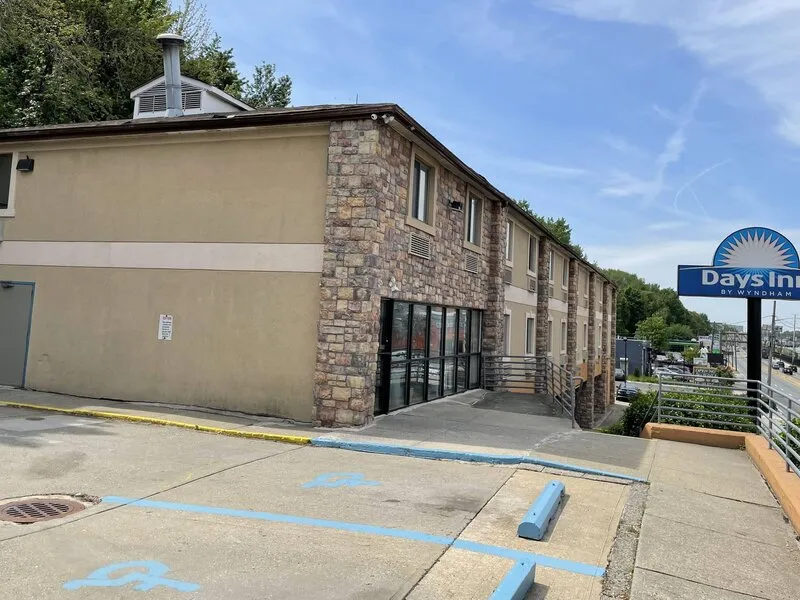 Days Inn by Wyndham Jersey City / NYC Area · Anbieterbild von TUI