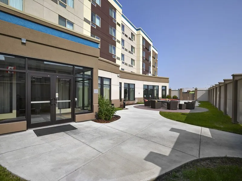 Courtyard Edmonton West · Anbieterbild von TUI