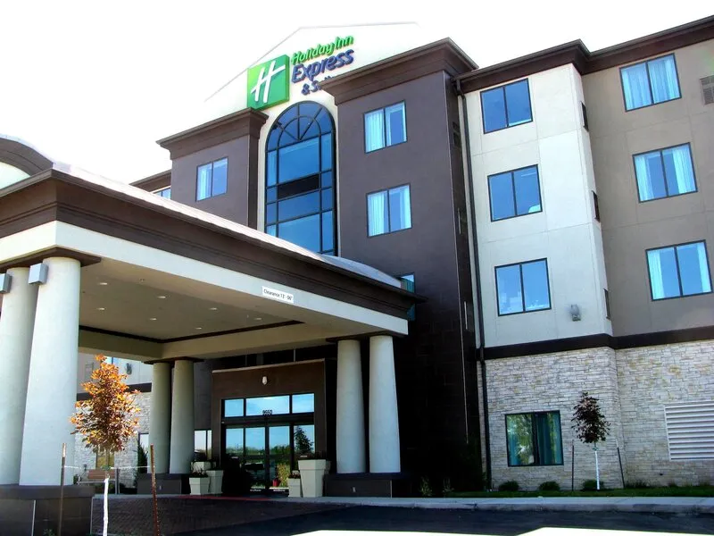 Holiday Inn Express & Suites Kansas City Airport · Anbieterbild von TUI