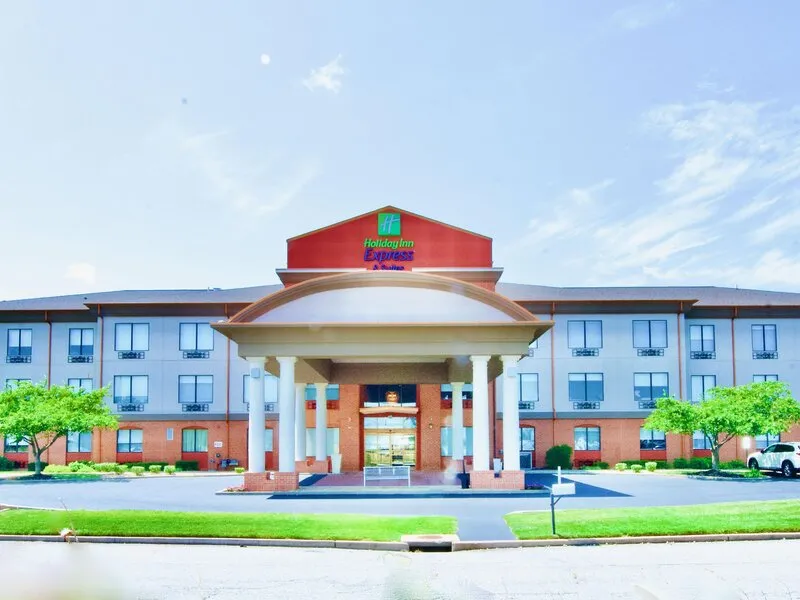 Holiday Inn Express St Charles · Anbieterbild von TUI