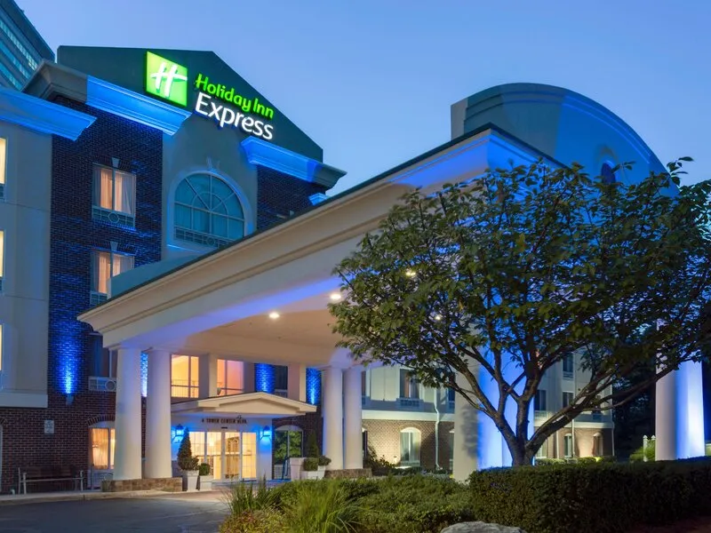 Holiday Inn Express & Suites Tower Center New Brunswick · Anbieterbild von TUI