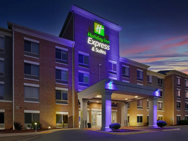Holiday Inn Express & Suites Milwaukee NW – Park Place · Anbieterbild von TUI