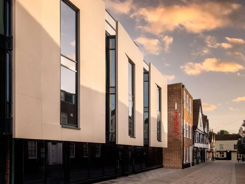 Hampton by Hilton Canterbury · Anbieterbild von TUI