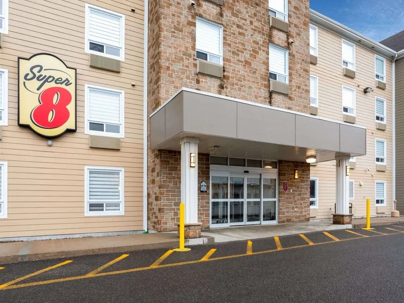 Super 8 by Wyndham Quebec City · Anbieterbild von TUI