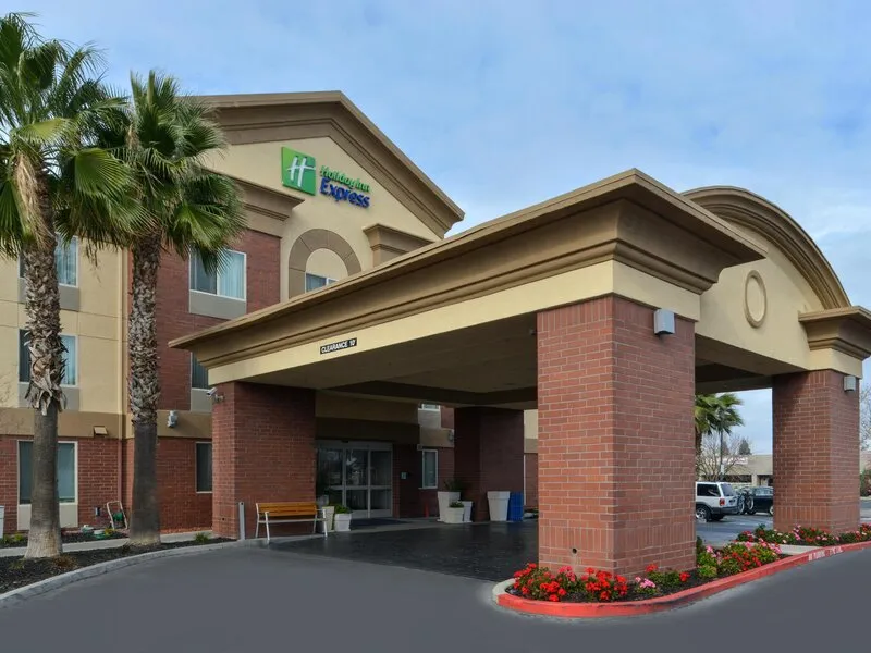 Holiday Inn Express Woodland · Anbieterbild von TUI