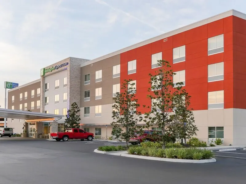 Holiday Inn Express & Suites Tampa East - Ybor City · Anbieterbild von TUI