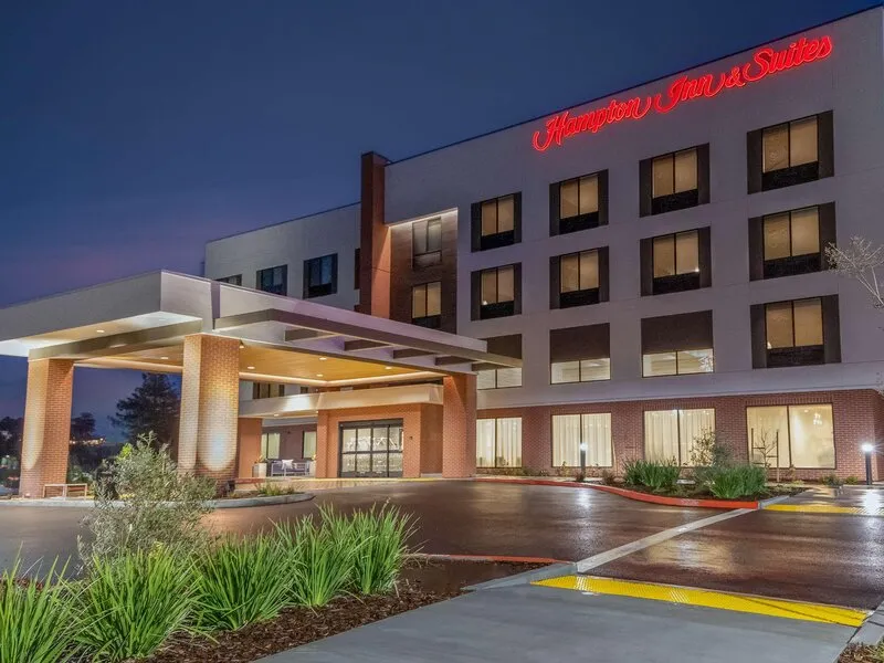 Hampton Inn & Suites Santa Rosa Sonoma Wine Country · Anbieterbild von TUI