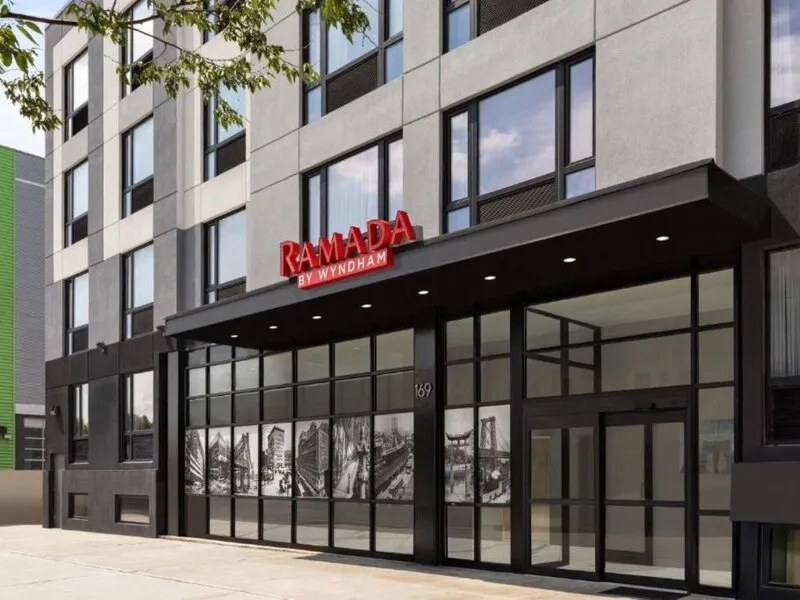Ramada by Wyndham Brooklyn Empire Blvd · Anbieterbild von TUI