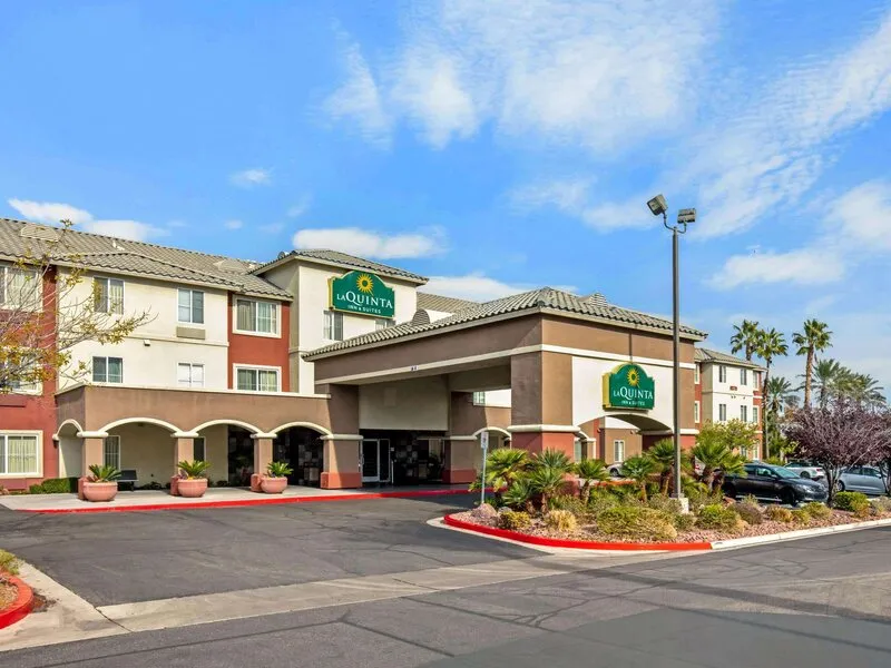 La Quinta Inn & Suites by Wyndham Las Vegas Red Rock · Anbieterbild von TUI