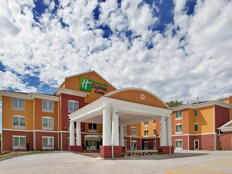 Holiday Inn Express Hotel & Suites Kansas City Sports Complex · Anbieterbild von TUI