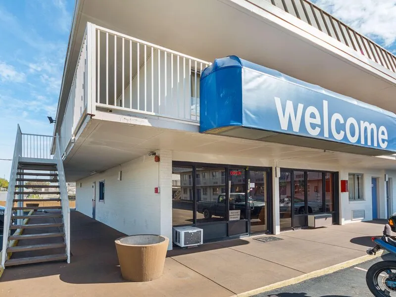 Motel 6 San Antonio I-10 West · Anbieterbild von TUI