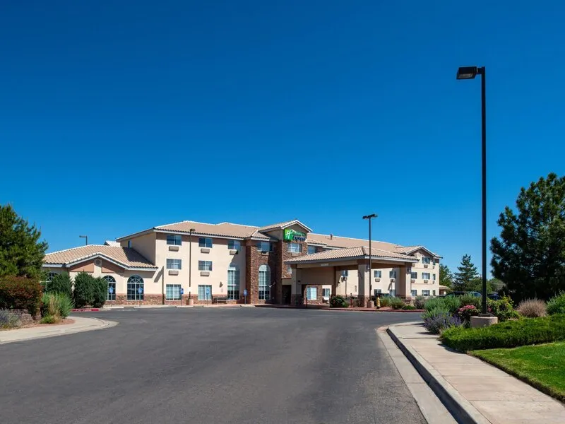 Holiday Inn Express Farmington (Bloomfield) · Anbieterbild von TUI