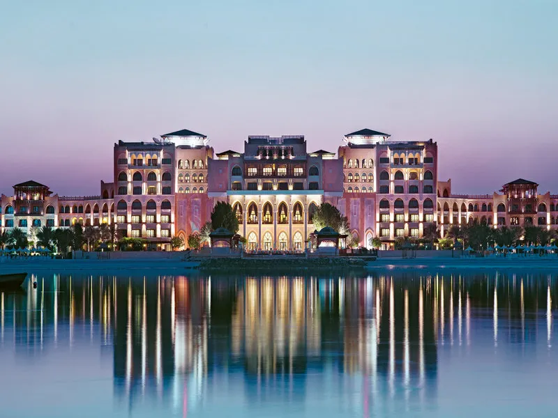 Shangri-La Hotel Qaryat Al Beri · Anbieterbild von TUI