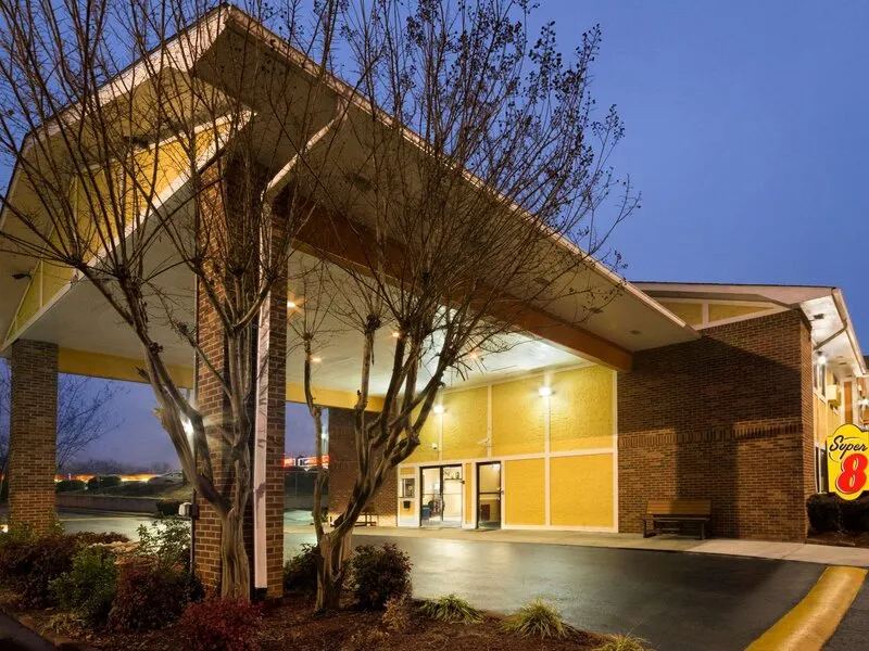 Super 8 by Wyndham Charlotte University · Anbieterbild von TUI