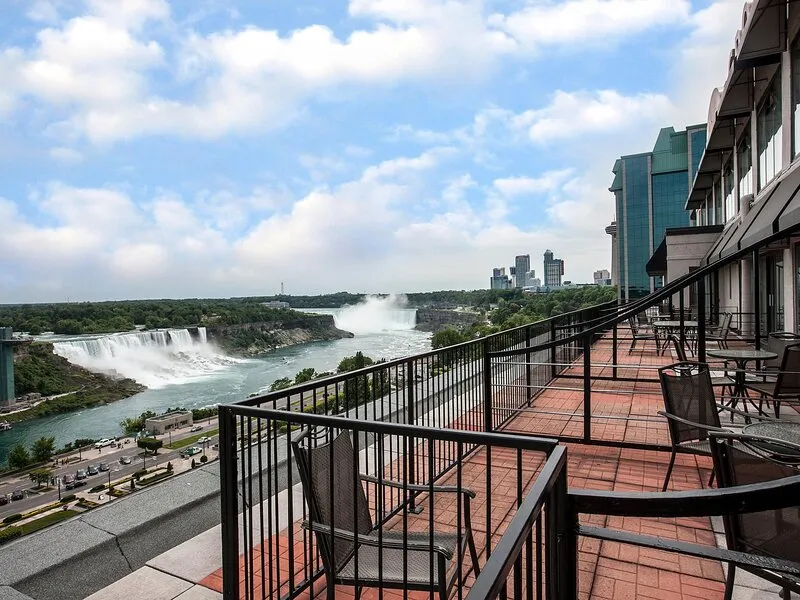 The BROCK Niagara Falls - Fallsview Tapestry Collection by Hilton · Anbieterbild von TUI