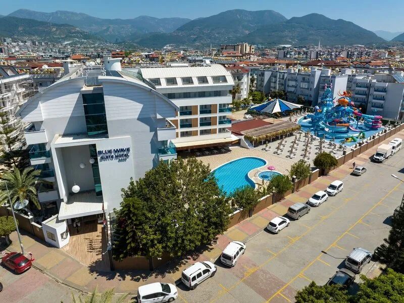 Blue Wave Suite Hotel · Anbieterbild von TUI