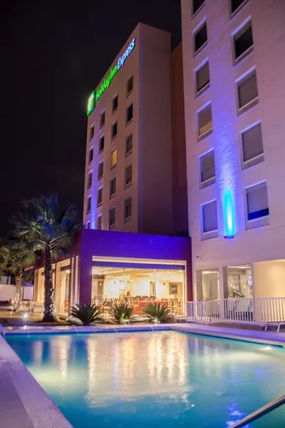 Holiday Inn Express Guadalajara Aeropuerto · Anbieterbild von TUI
