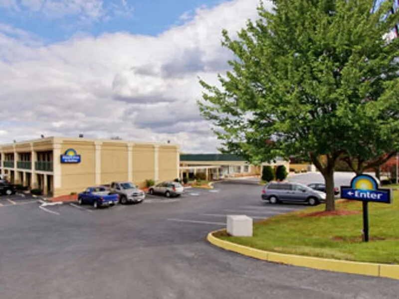 Days Inn & Suites by Wyndham York · Anbieterbild von TUI