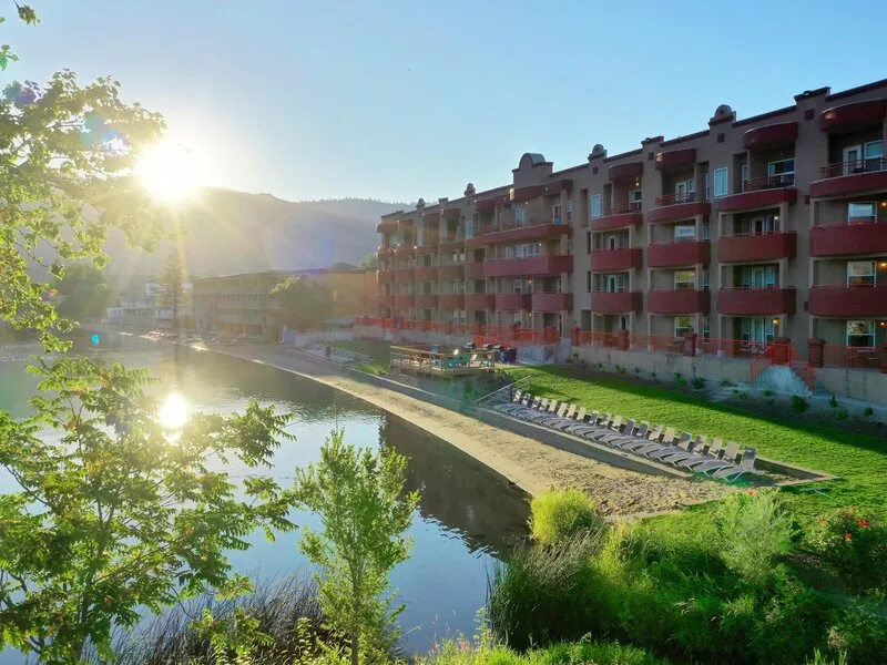 Holiday Inn Hotel & Suites Osoyoos · Anbieterbild von TUI