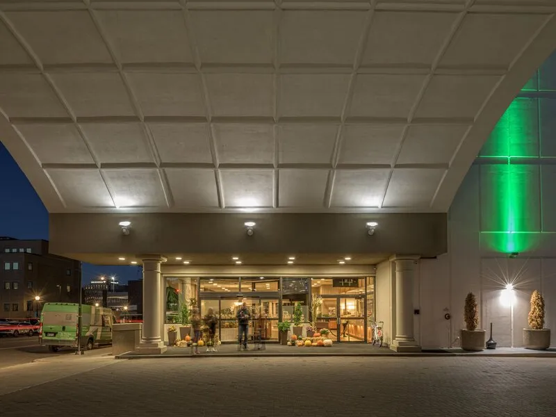 Holiday Inn By the Bay · Anbieterbild von TUI