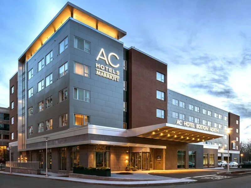 DoubleTree by Hilton Boston Logan Airport Chelsea · Anbieterbild von TUI
