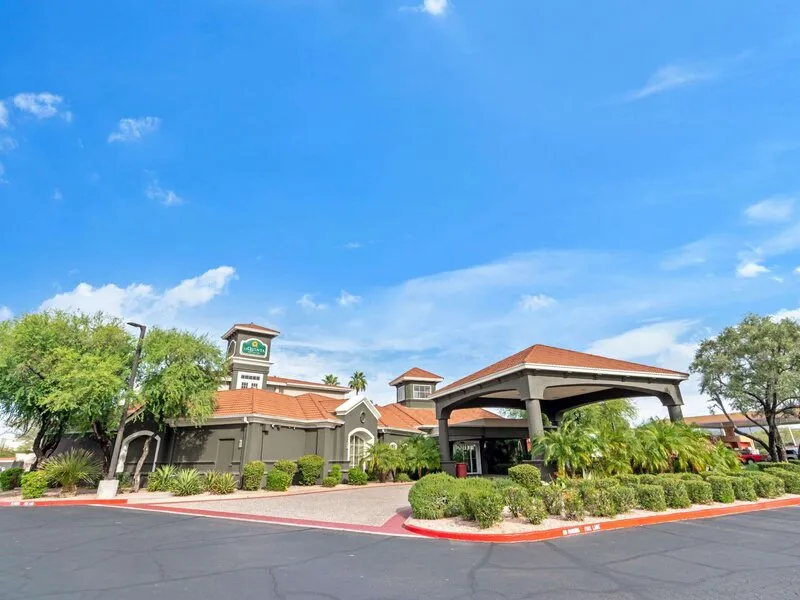 La Quinta Inn & Suites by Wyndham Phoenix Scottsdale · Anbieterbild von TUI