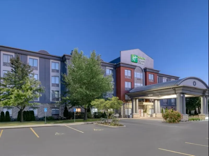 Holiday Inn Express Hotel & Suites Ottawa Airport · Anbieterbild von TUI