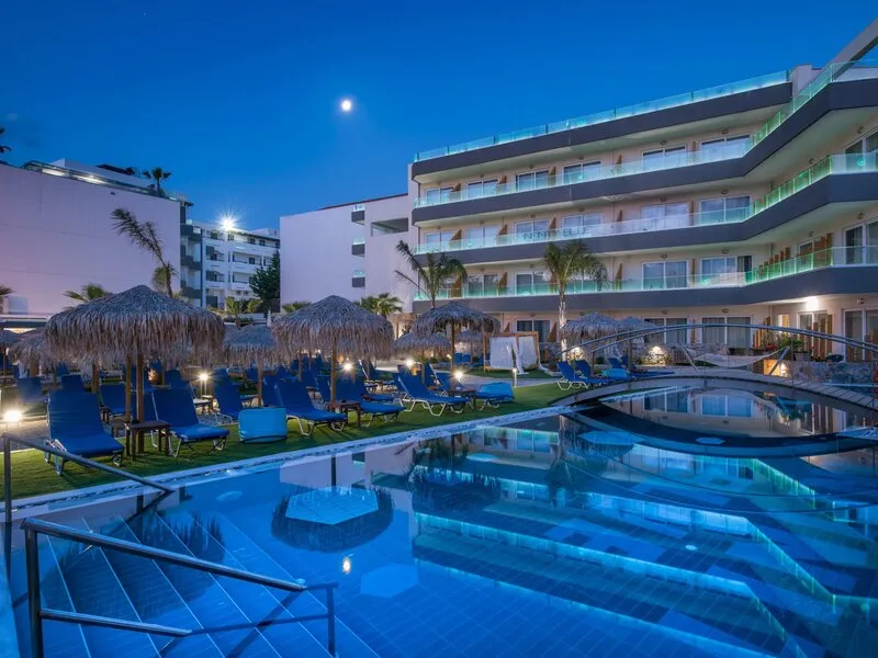 Enorme Infinity Beach · Anbieterbild von TUI