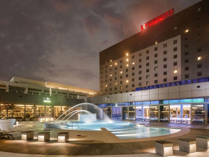 Ramada Plaza by Wyndham Bucharest Convention Center · Anbieterbild von TUI