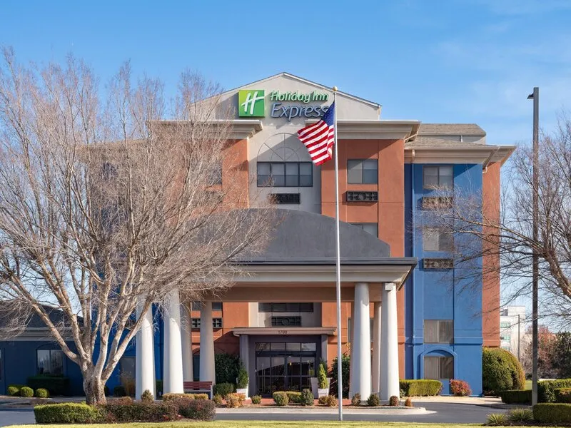 Holiday Inn Express & Suites Midwest City · Anbieterbild von TUI