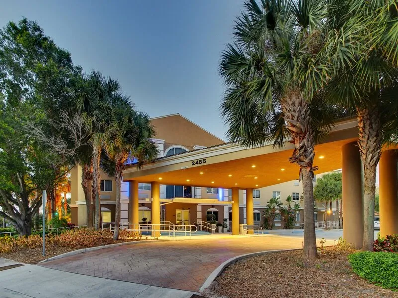Holiday Inn Express Hotel & Suites West Palm Beach Metrocentre · Anbieterbild von TUI