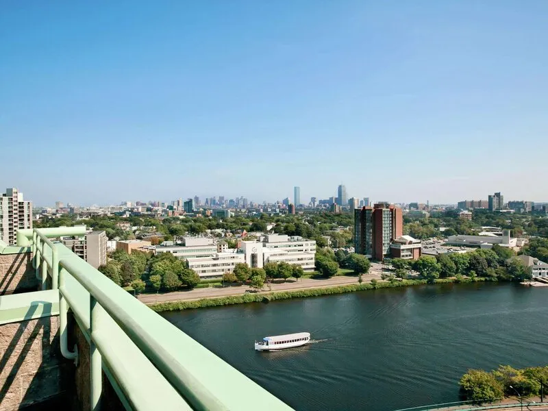 DoubleTree Suites by Hilton Boston - Cambridge · Anbieterbild von TUI
