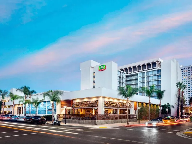 Courtyard Long Beach Downtown · Anbieterbild von TUI