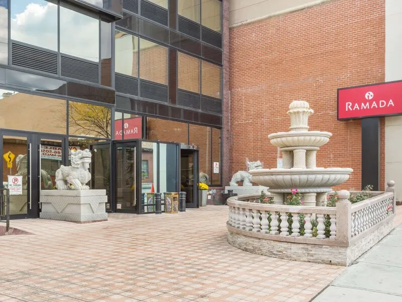 Ramada Flushing Queens · Anbieterbild von TUI
