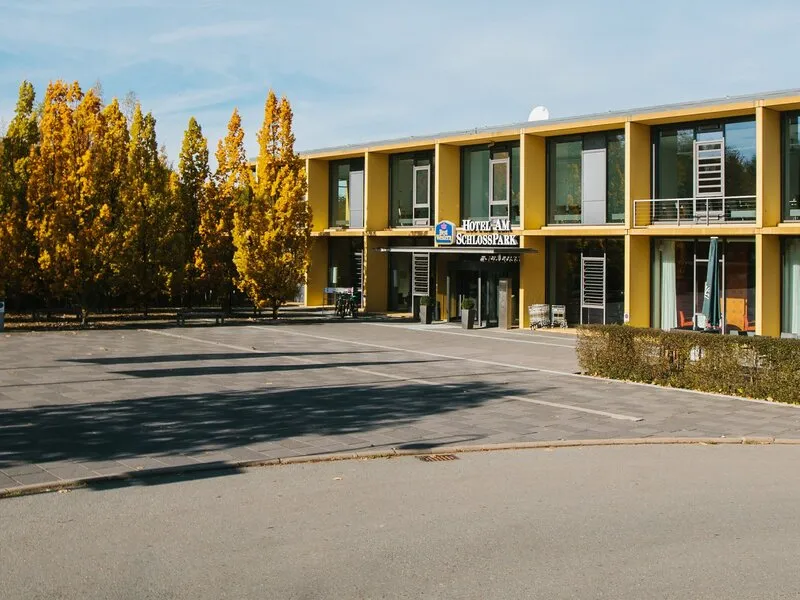 rugs HOTEL am Schlosspark Lichtenwalde · Anbieterbild von TUI