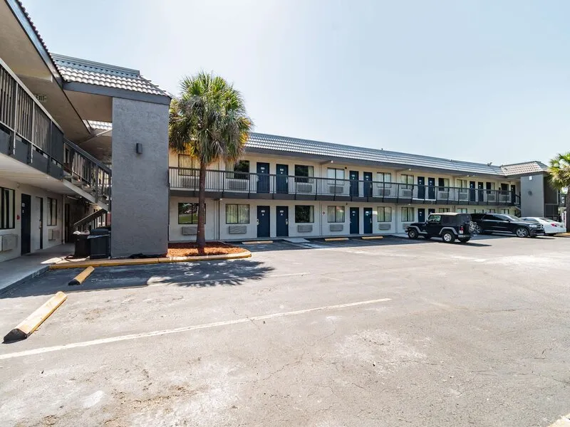 Motel 6 Tampa · Anbieterbild von TUI