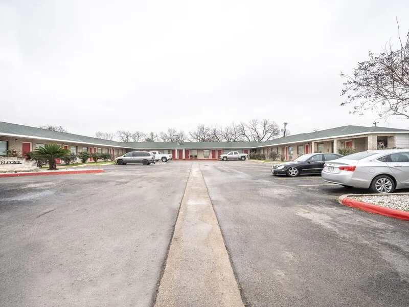 OYO Hotel San Antonio near AT&T Center · Anbieterbild von TUI