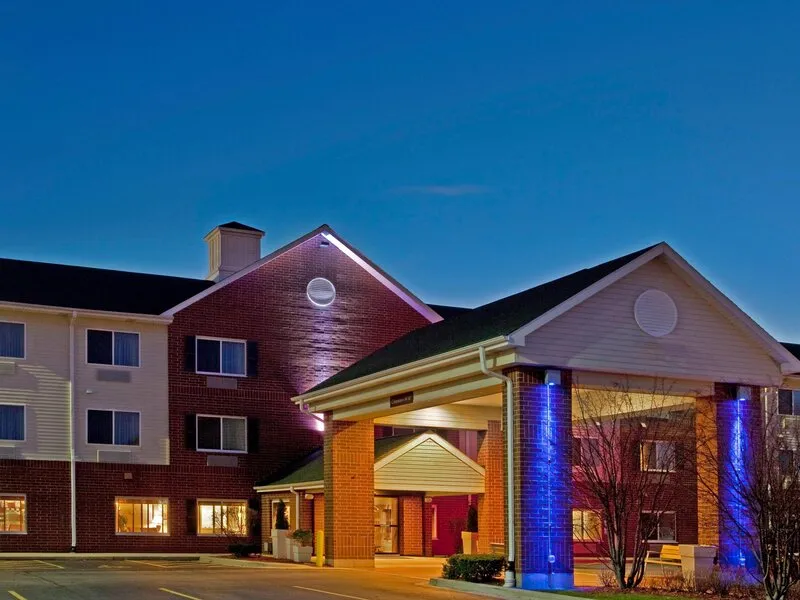 Holiday Inn Express Chicago NW  Vernon Hills · Anbieterbild von TUI