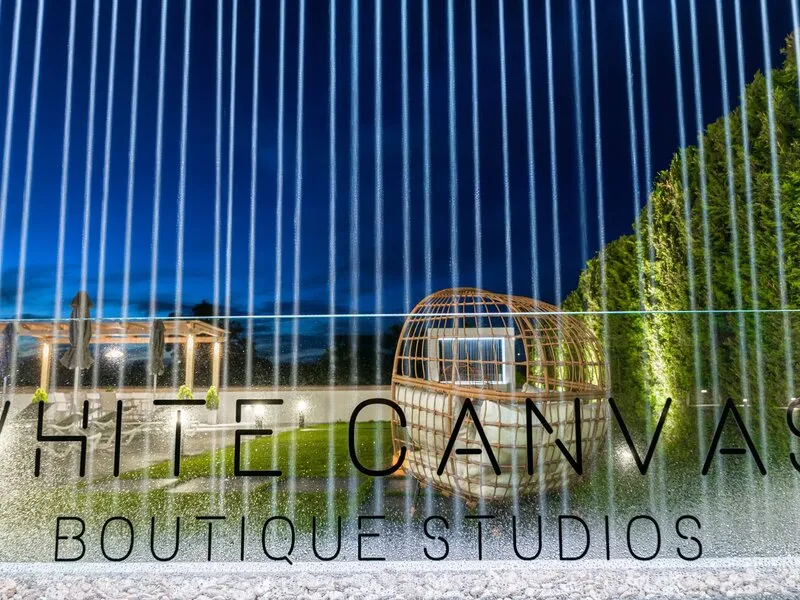 White Canvas Boutique Studios · Anbieterbild von TUI