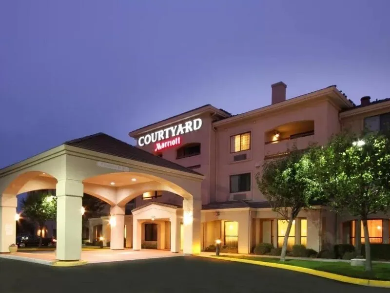 Courtyard Salinas Monterey · Anbieterbild von TUI
