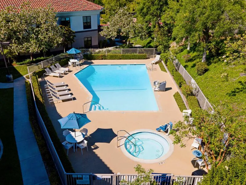 Holiday Inn Express & Suites Santa Clarita · Anbieterbild von TUI