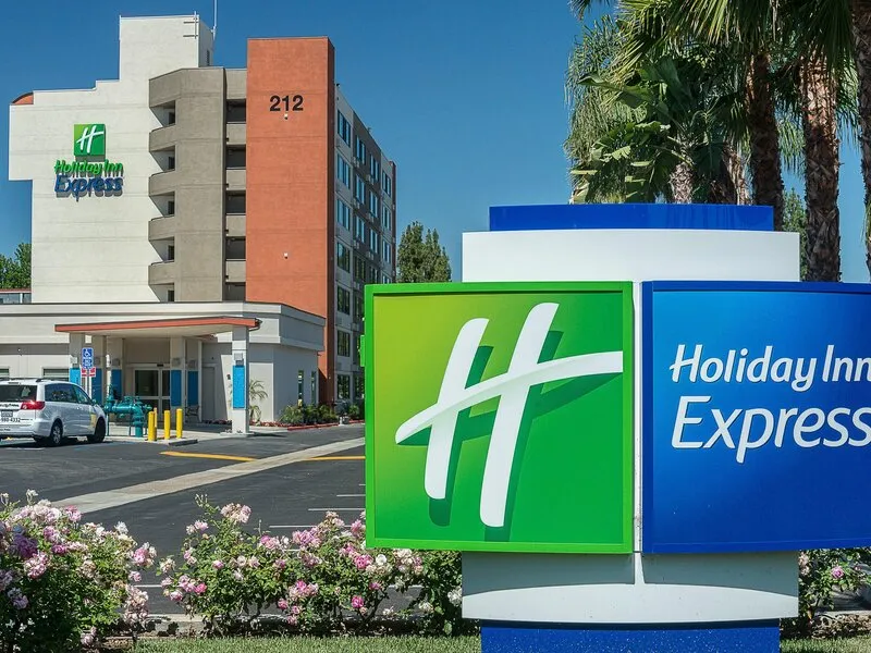 Holiday Inn Express Fullerton-Anaheim, an IHG Hotel · Anbieterbild von TUI