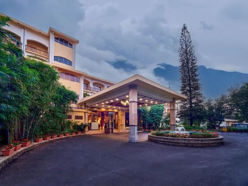 Fariyas Resort Lonavala · Anbieterbild von TUI