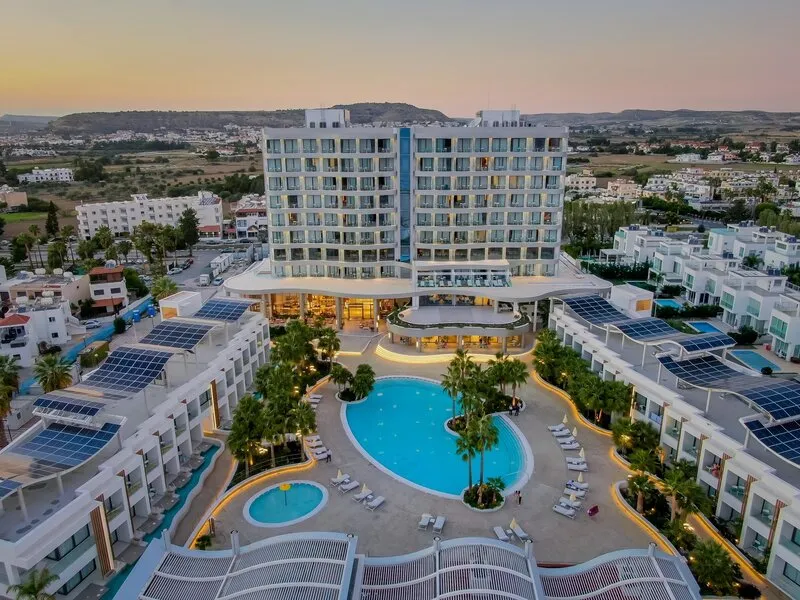 Radisson Beach Resort Larnaca · Anbieterbild von TUI