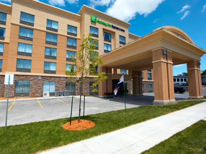 Holiday Inn Express & Suites Kingston Central · Anbieterbild von TUI
