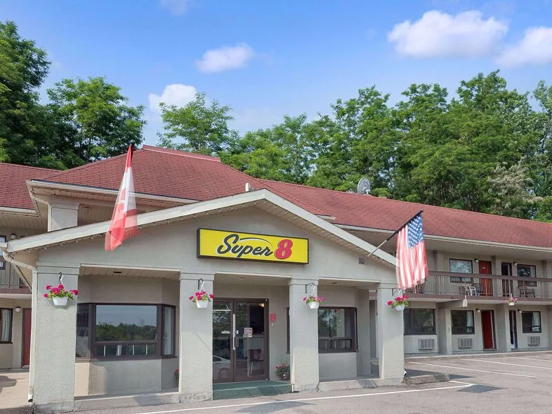 Super 8 by Wyndham Niagara Falls North · Anbieterbild von TUI