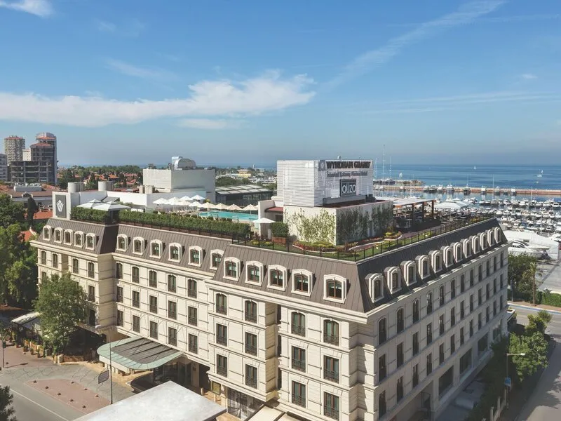 Wyndham Grand Istanbul Kalamis Marina Hotel · Anbieterbild von TUI