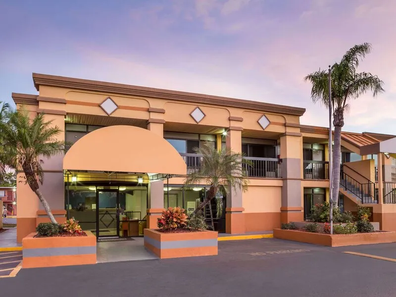 Travelodge by Wyndham Fort Myers North · Anbieterbild von TUI