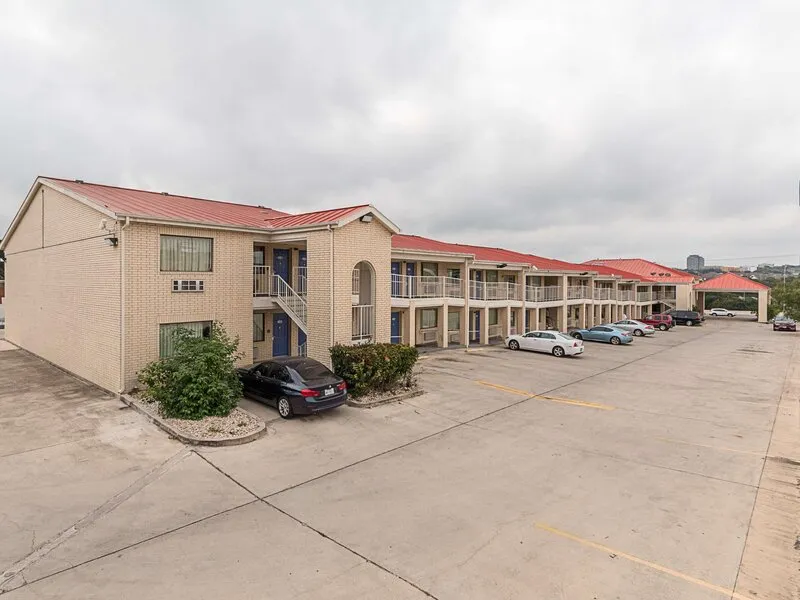 Motel 6 San Antonio - Fiesta Trails · Anbieterbild von TUI