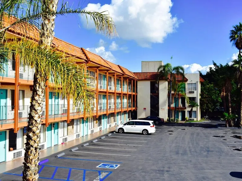 Days Inn by Wyndham Anaheim Near the Park · Anbieterbild von TUI